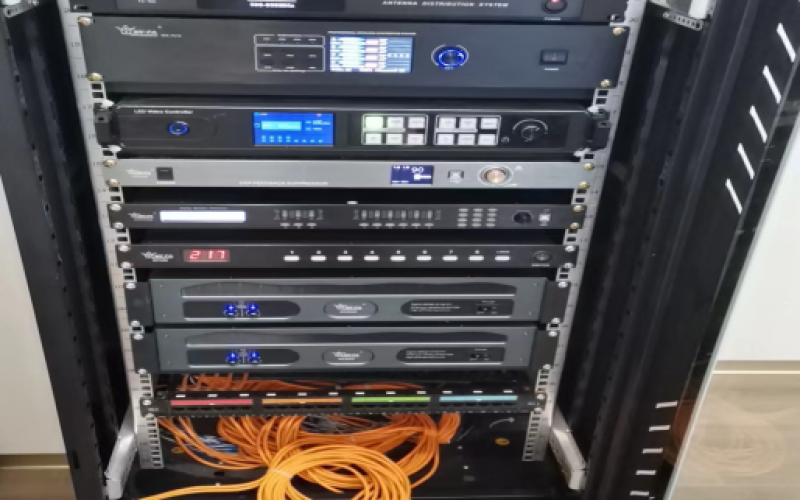 YUESAI無線手拉手會議系統(tǒng)成功應(yīng)用于湖北武漢市黃陂區(qū)中建三局會議室